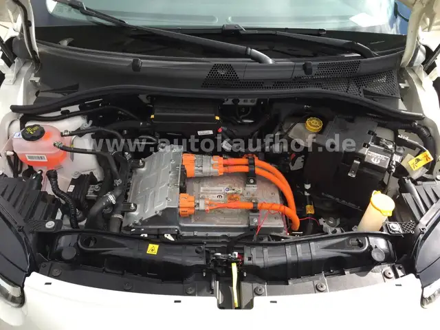 Fiat 500e view 18