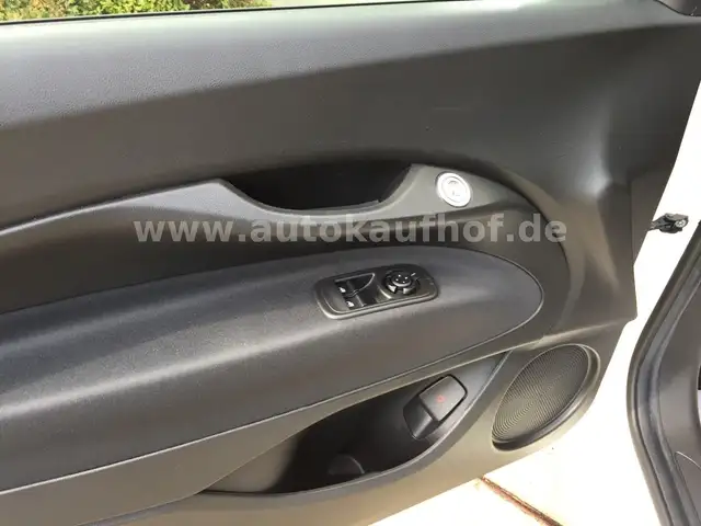 Fiat 500e view 12