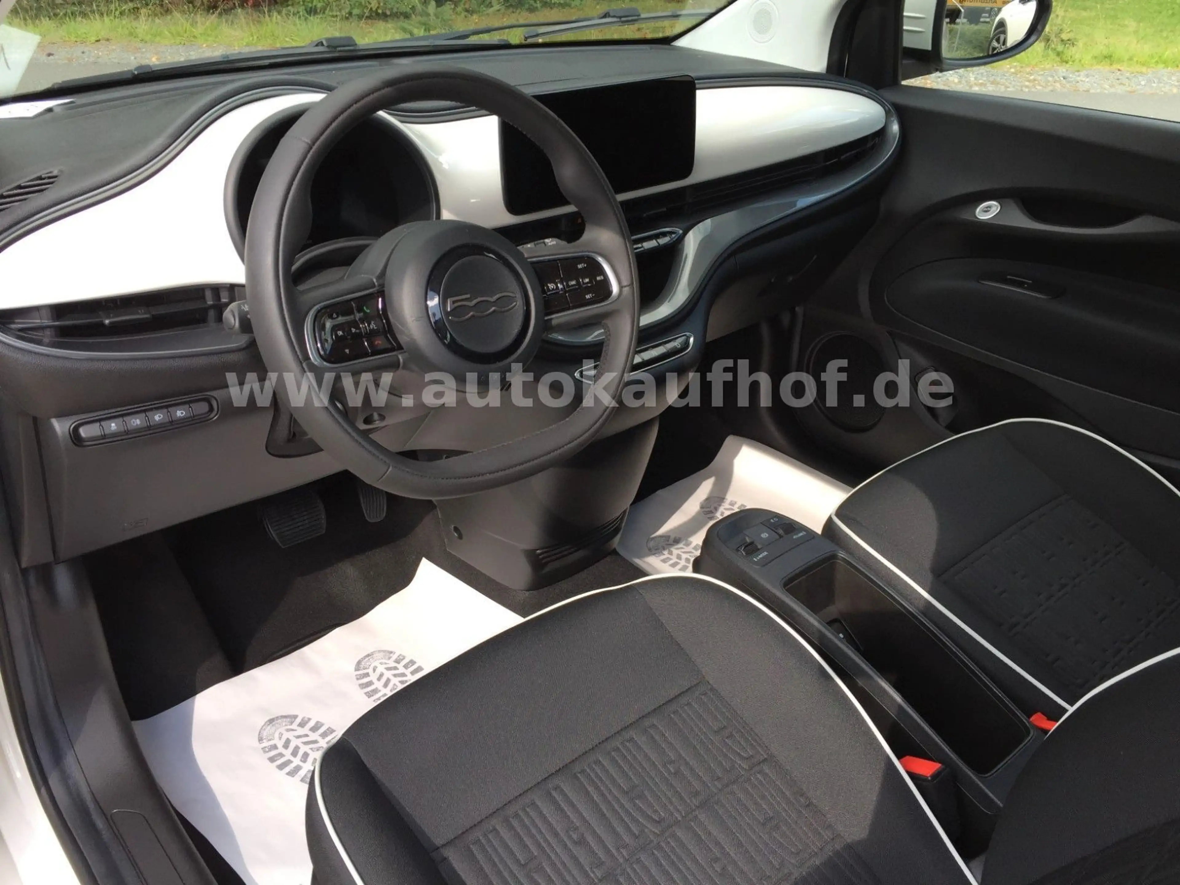 Fiat 500e Tempomat Carplay/Android Auto/Alu — photo 11