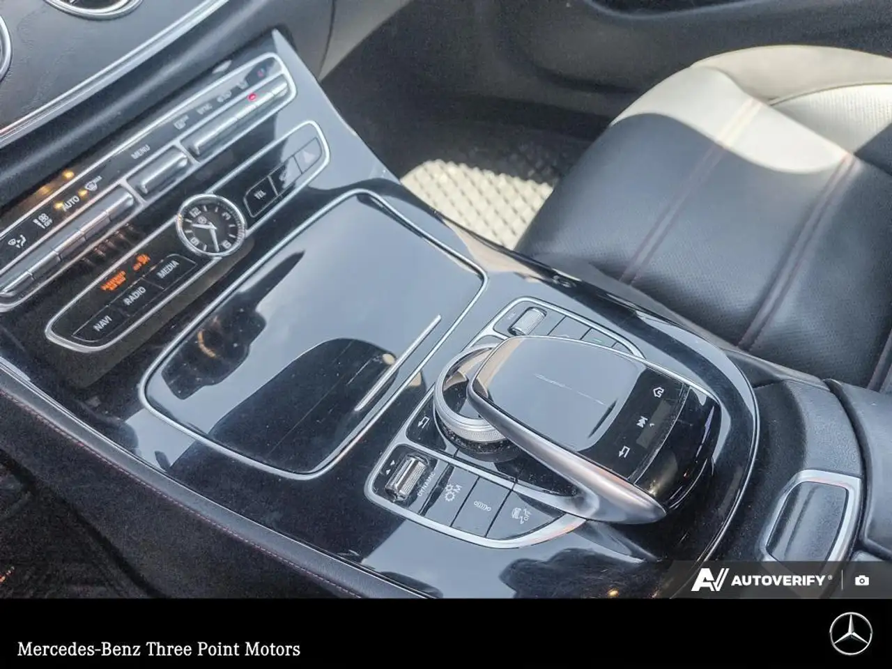 Mercedes-Benz E-Class fotografie Mercedes-Benz E-Class