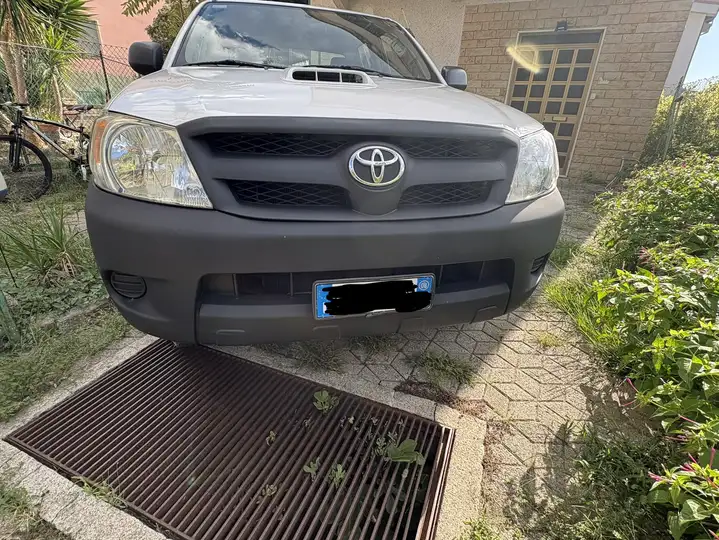 Toyota Hilux 2.5 double cab DLX 120cv