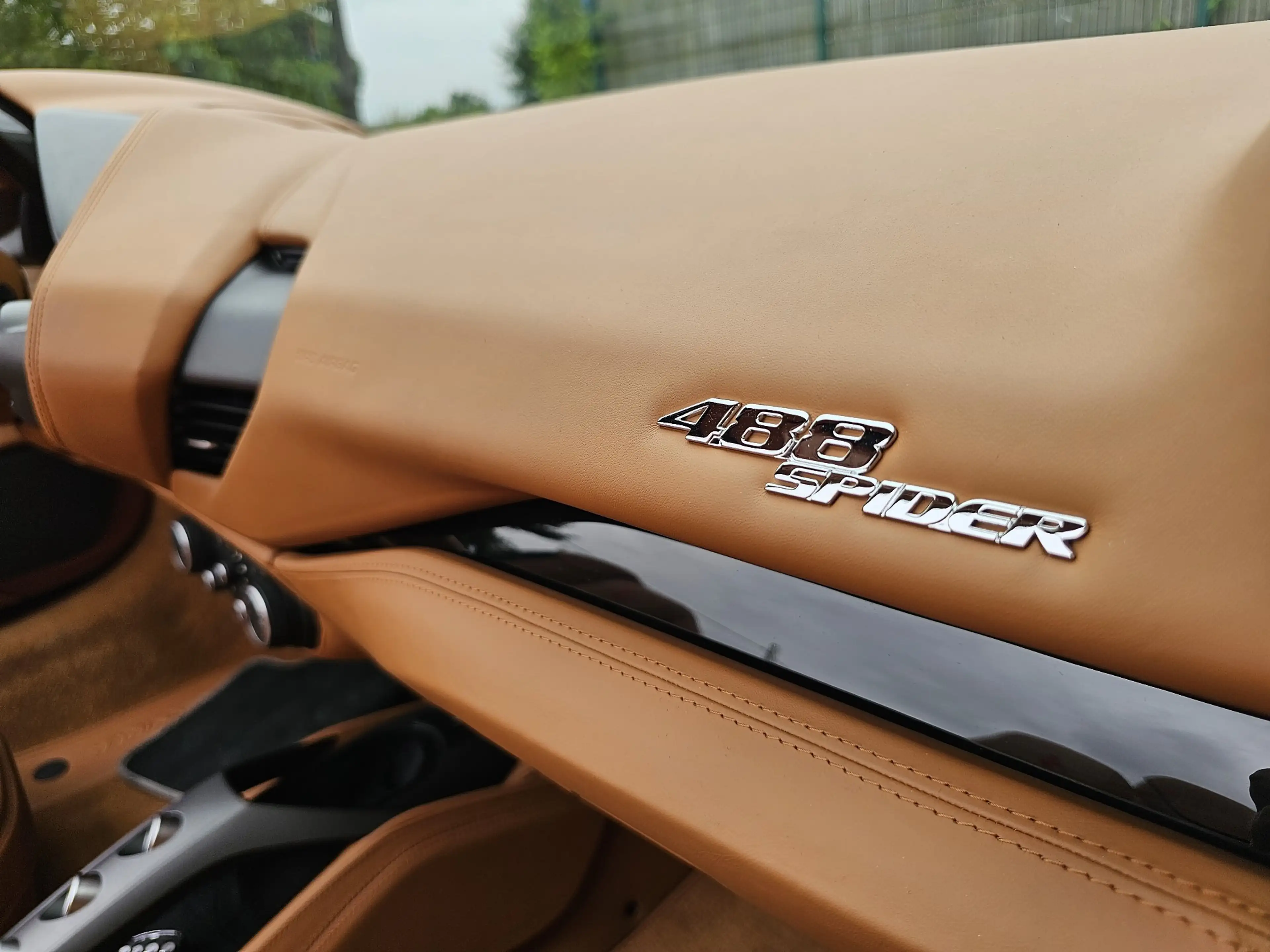 Ferrari 488 SPIDER 3.9 TURBO V8 (670ch) 2018 17.608km 1 OWNER — photo 14
