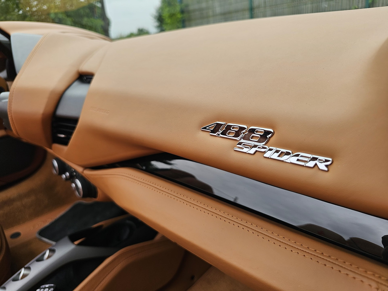 Ferrari 488 SPIDER 3.9 TURBO V8 (670ch) 2018 17.608km 1 OWNER — photo 14
