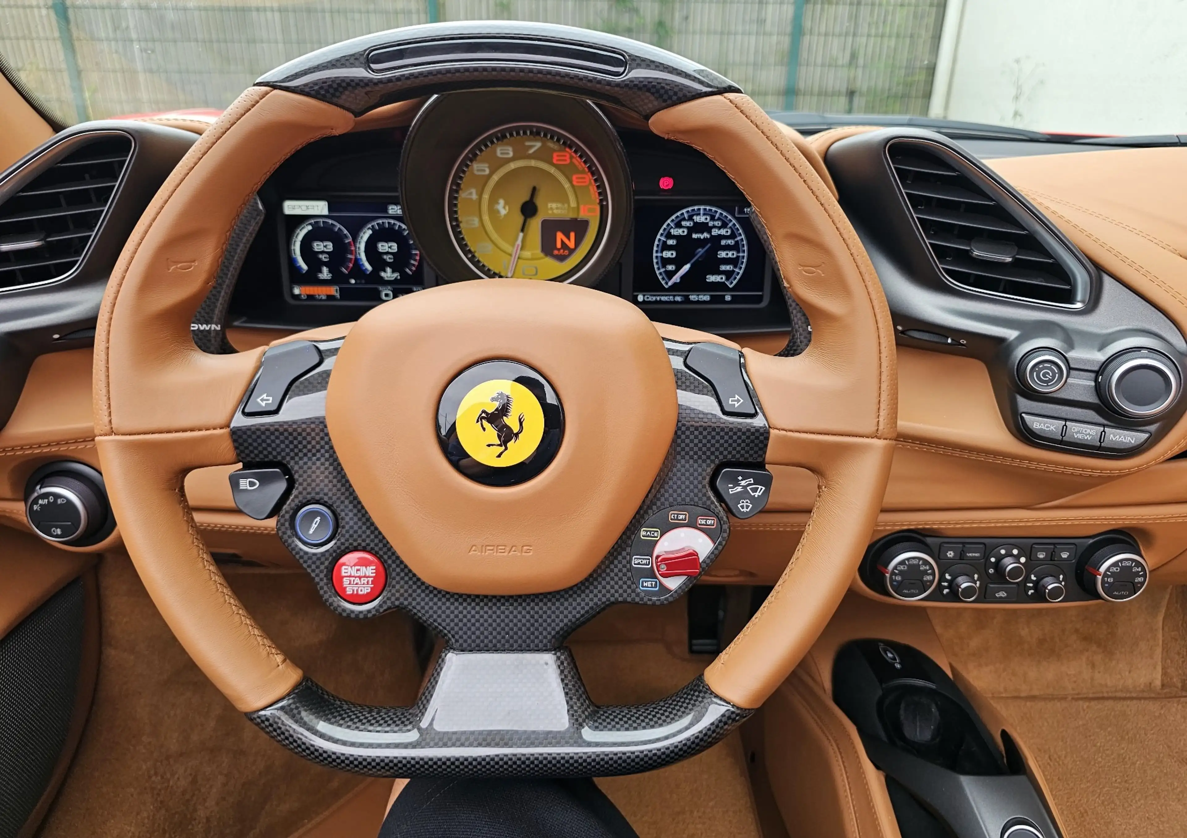 Ferrari 488 SPIDER 3.9 TURBO V8 (670ch) 2018 17.608km 1 OWNER — photo 12