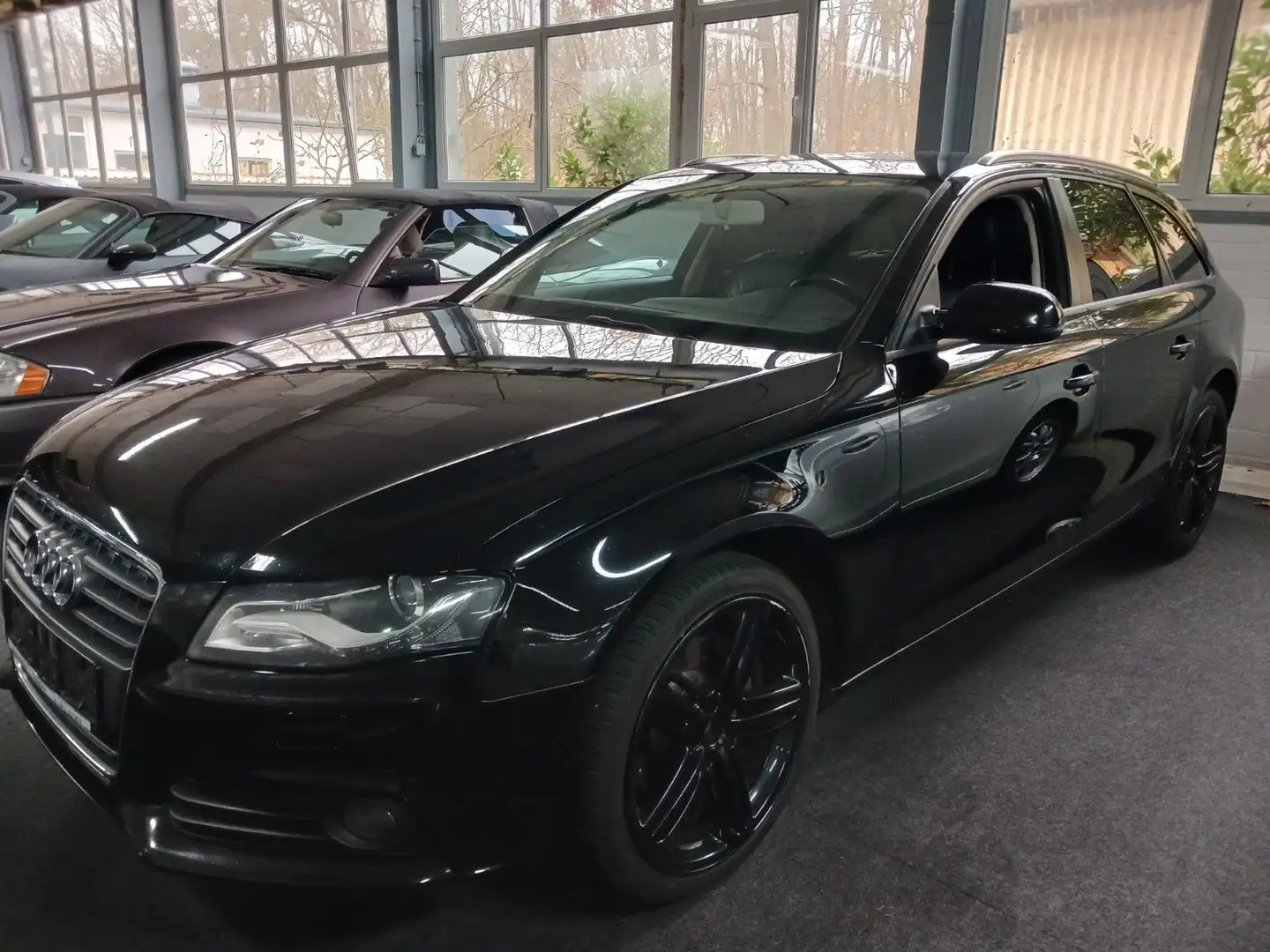 Audi A4 Avant Attraction NAVI LEDER AUTOM TUV 6/2027 Zwart - 2