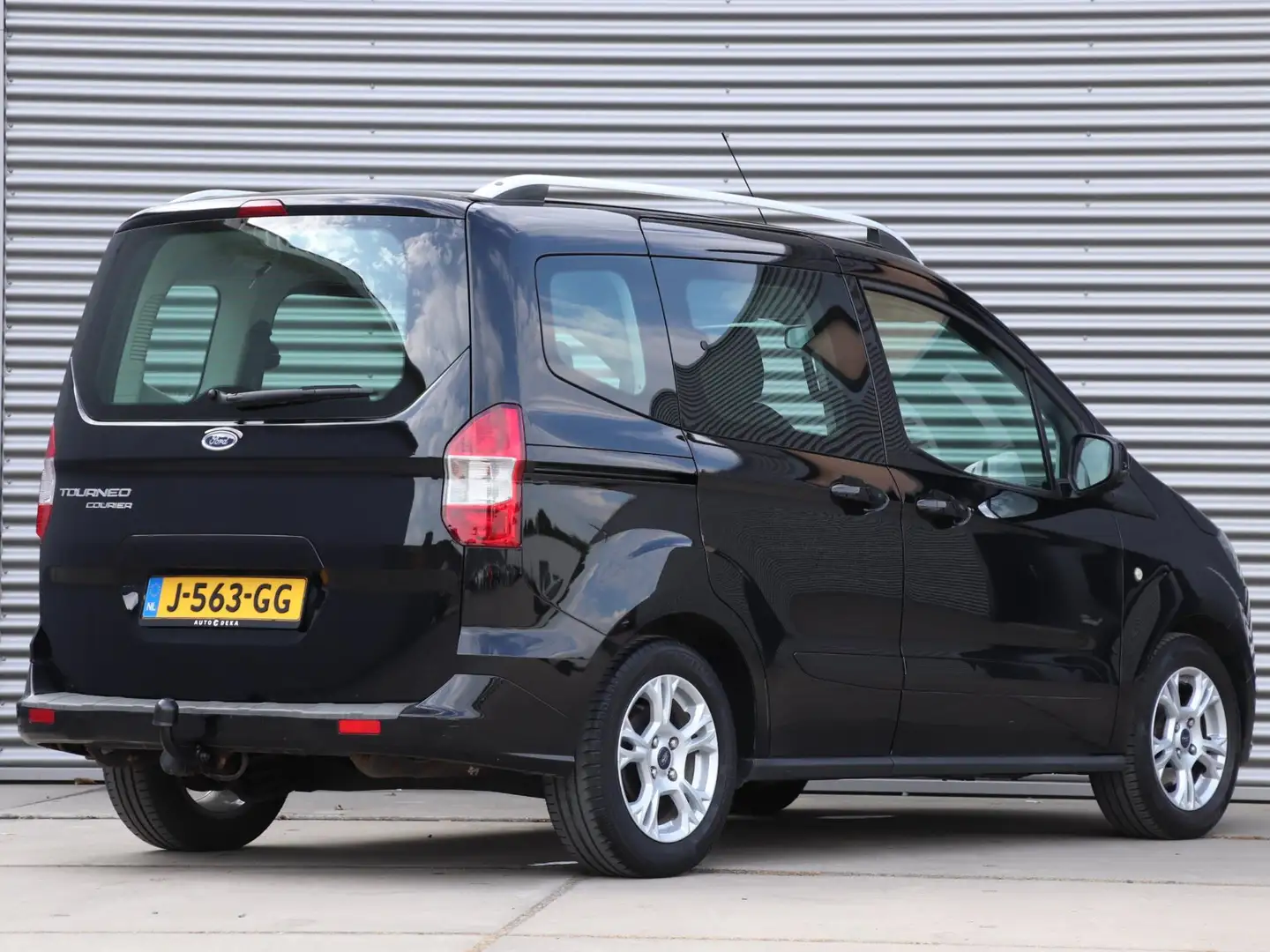 Ford Tourneo Courier 1.0 EcoBoost Trend *Airco*Trekhaak*Stoelverw.* Zwart - 2