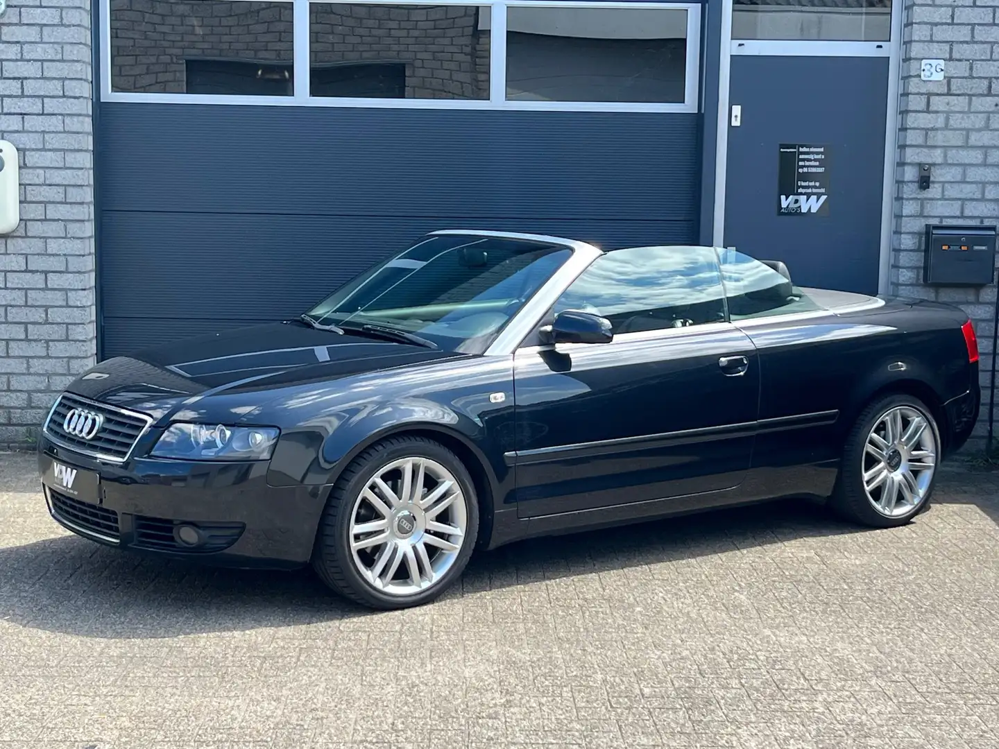 Audi A4 Cabriolet 2.4 V6 automaat leer APK 4-2026 Noir - 2