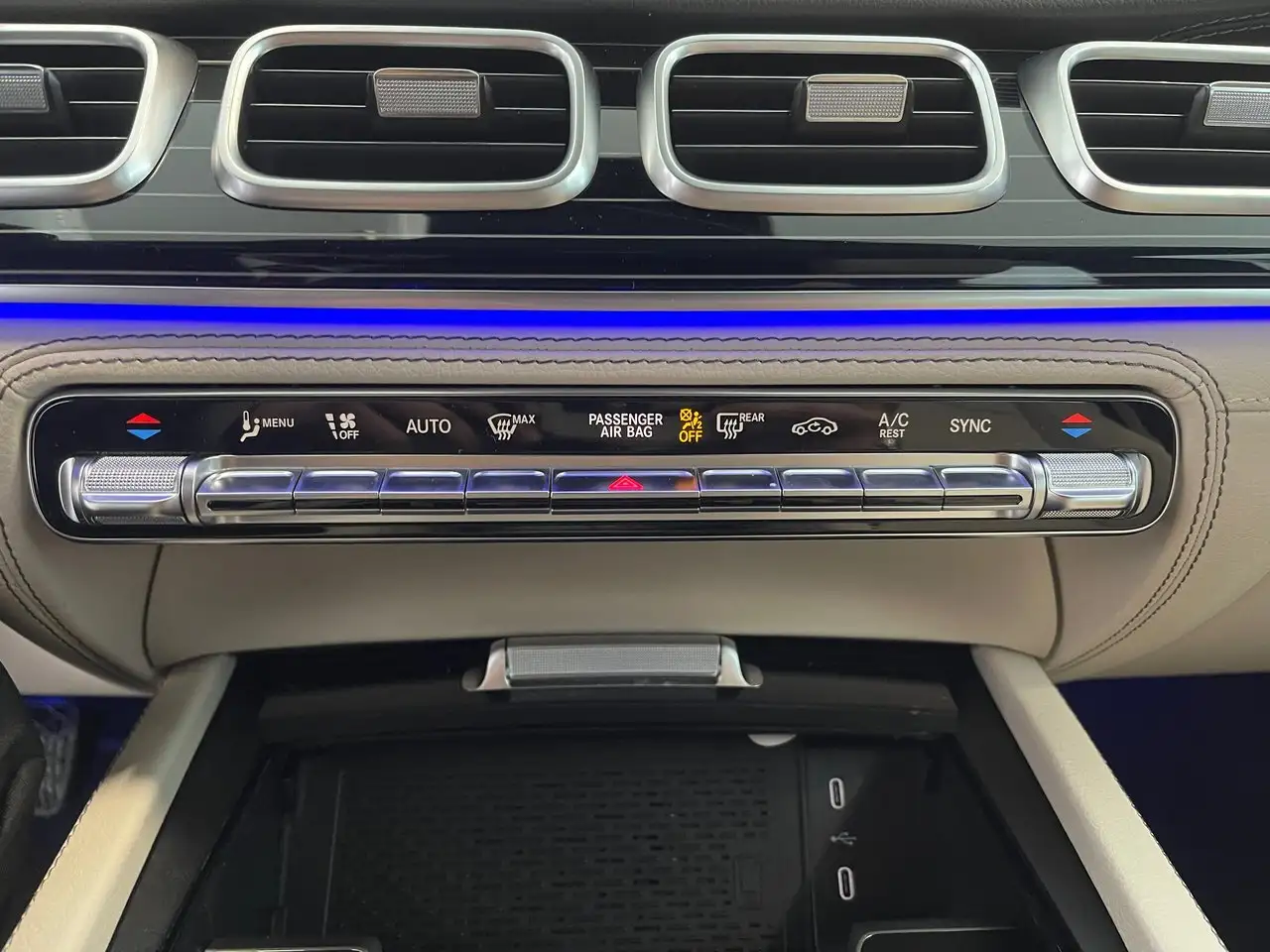 Mercedes-Benz GLE снимка Mercedes-Benz GLE