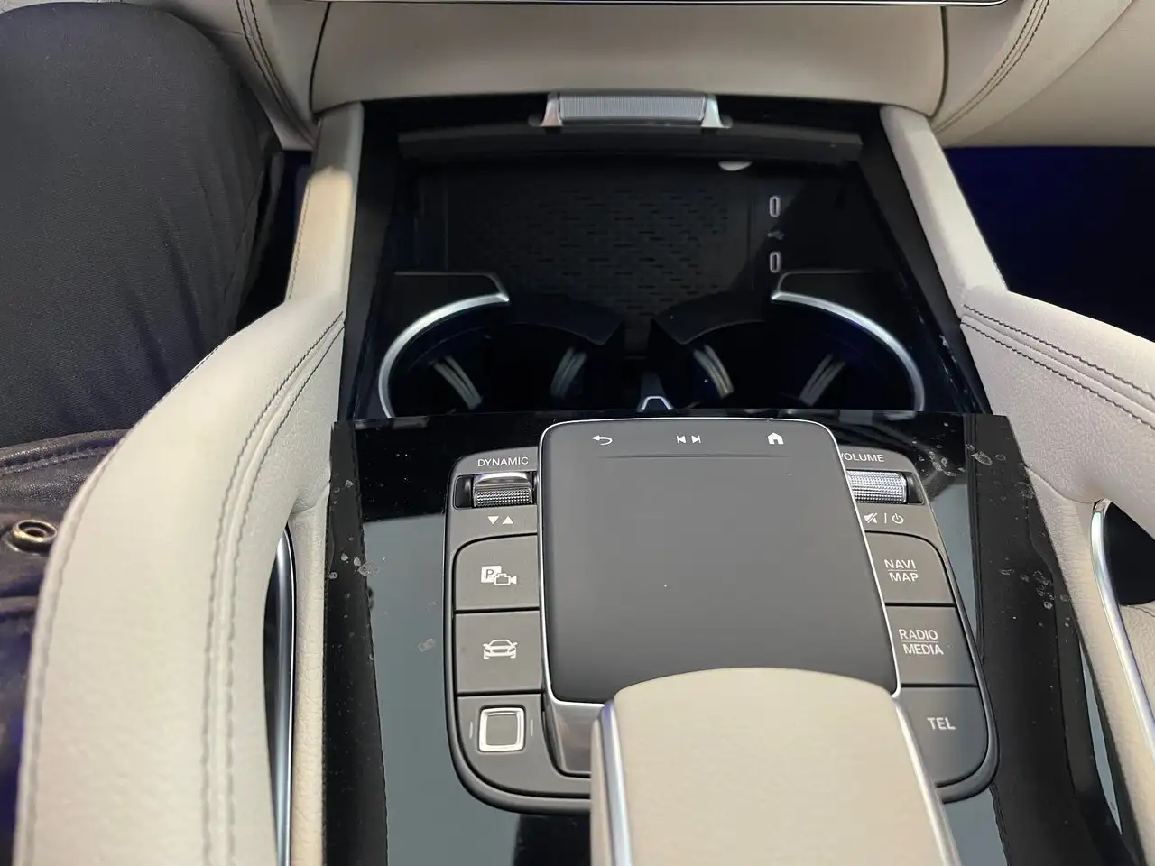 Mercedes-Benz GLE снимка Mercedes-Benz GLE