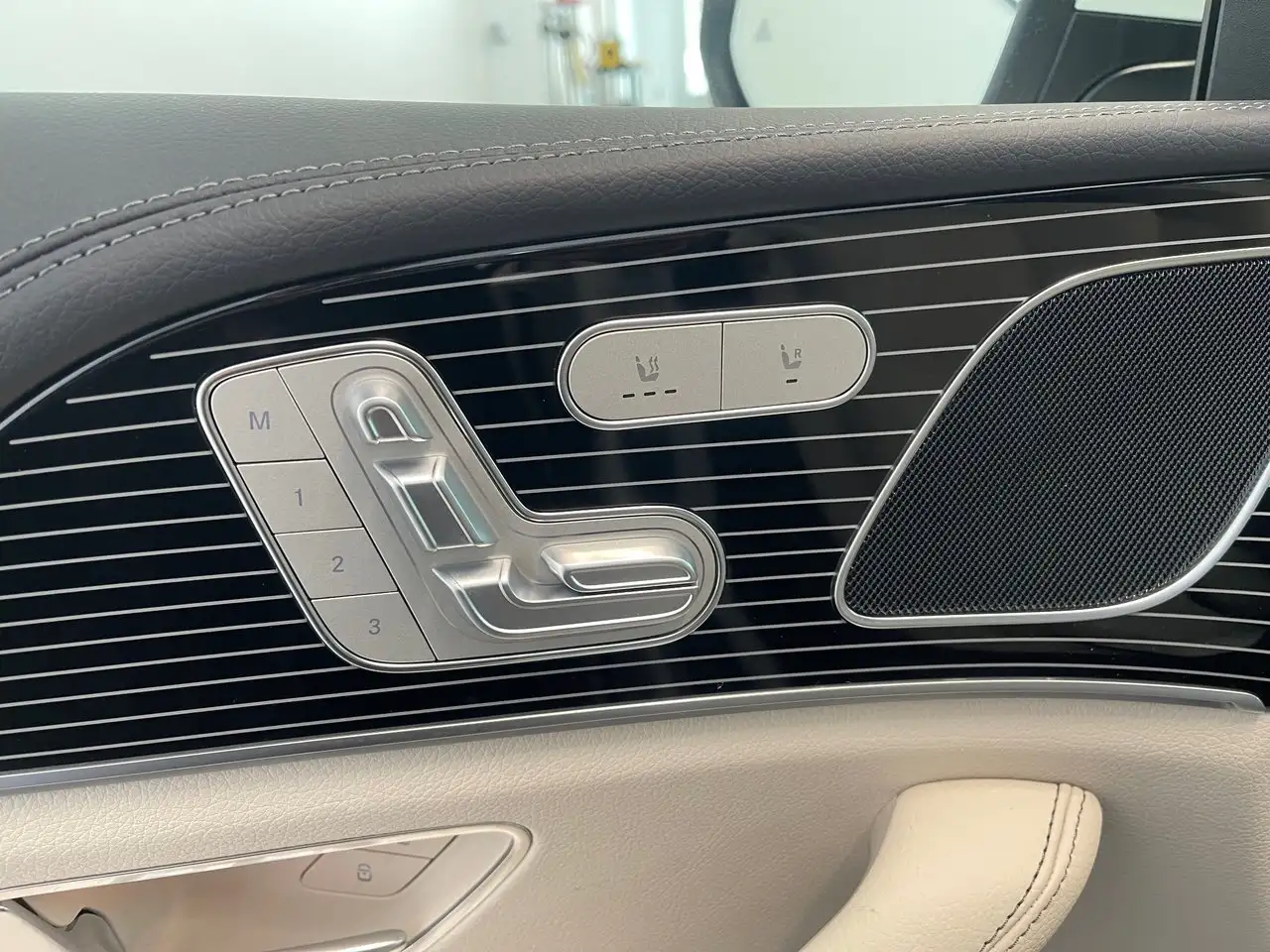 Mercedes-Benz GLE снимка Mercedes-Benz GLE