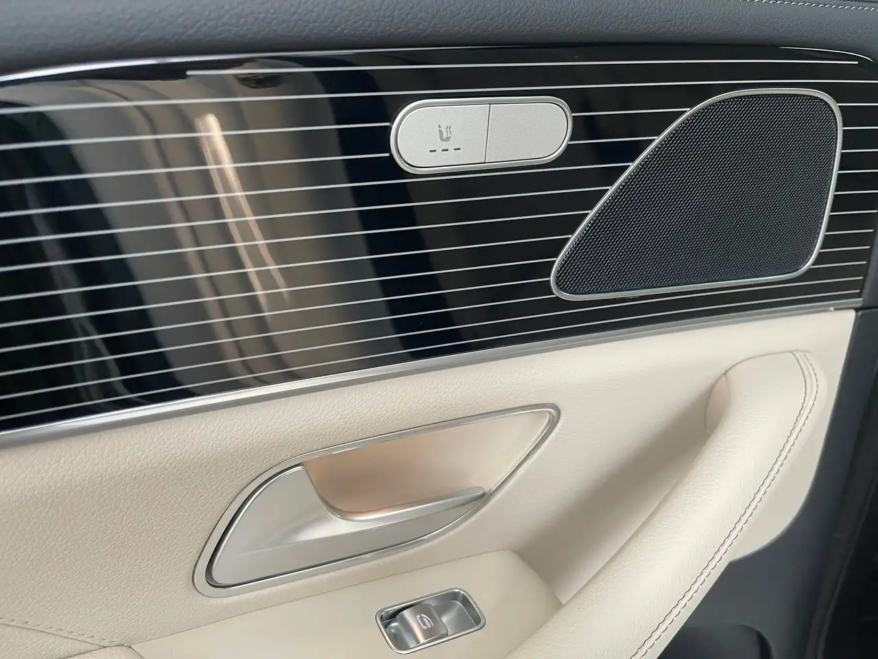 Mercedes-Benz GLE снимка Mercedes-Benz GLE