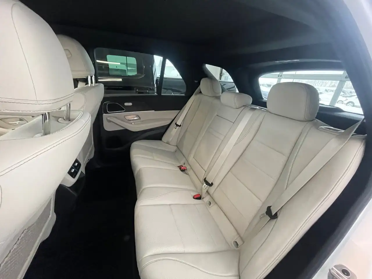 Mercedes-Benz GLE снимка Mercedes-Benz GLE