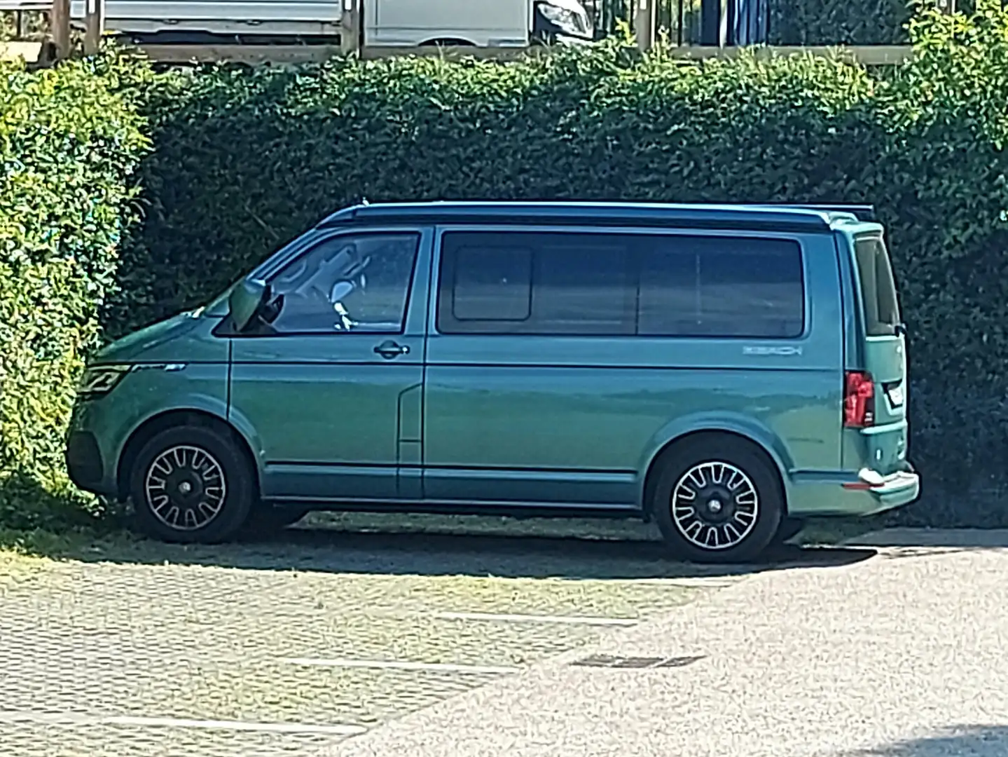 Volkswagen T6.1 California Beach | 4 Motion Зелений - 1