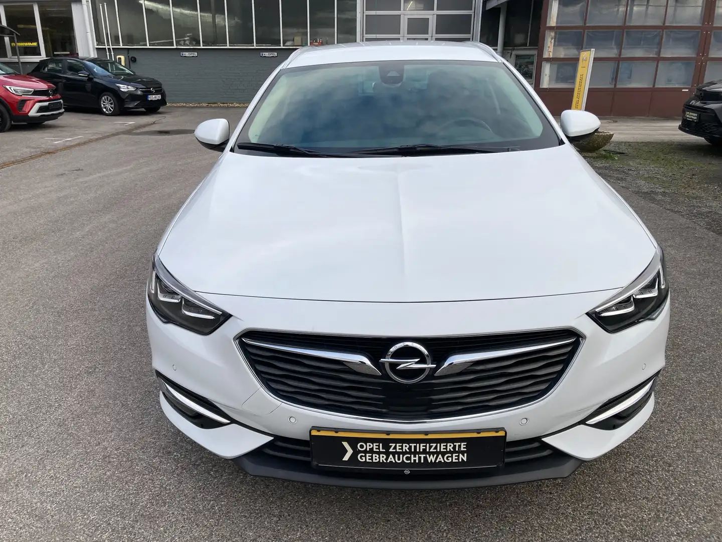 Opel Insignia Business INNOVATION 2.0 CDTI 170PS AT8*AHK*LED*SHZ Blanc - 2
