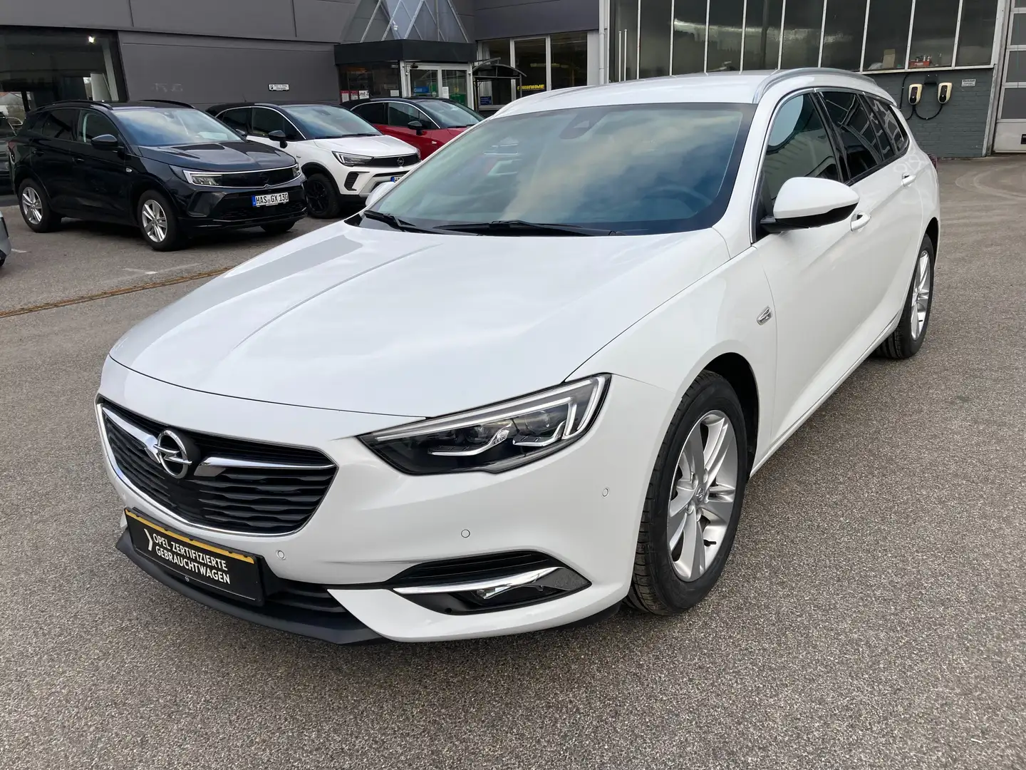Opel Insignia Business INNOVATION 2.0 CDTI 170PS AT8*AHK*LED*SHZ Blanco - 1