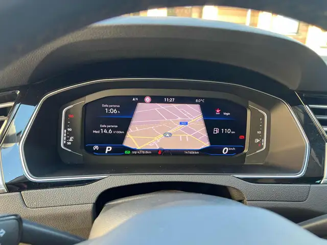 Volkswagen Passat view 10