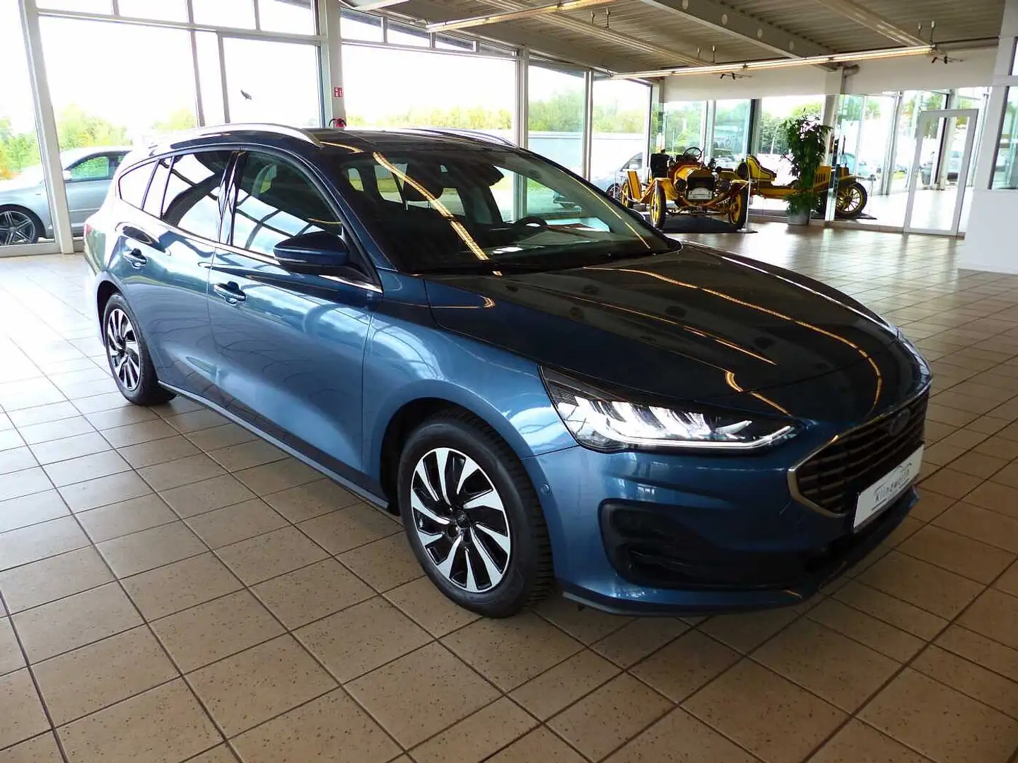 Ford Focus Turnier 1.0 EcoBo. Hybrid TITANIUM iACC Blau - 2