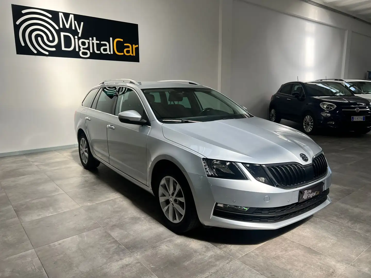 Skoda Octavia III 2017 Wagon Wagon 1.5 g-tec Executive 130cv dsg Grigio - 1