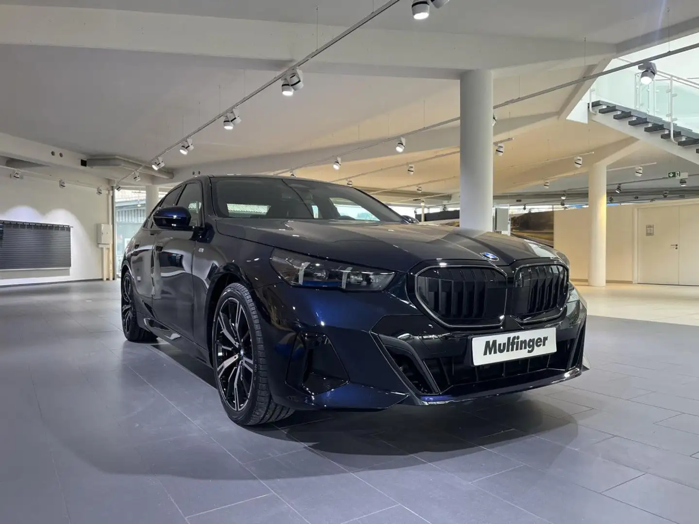 BMW 520 d xD. M Sport Pro Innov. Pano AHK Ha/Ka 20" HUD Černá - 2