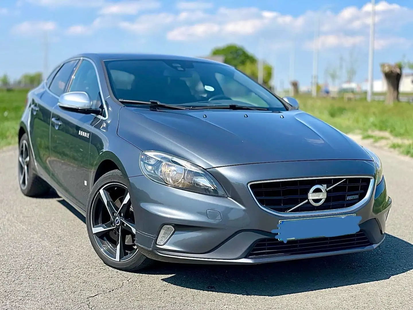 Volvo V40 V40 1.6 D2 Kinetic R-Design Powershift Plateado - 1