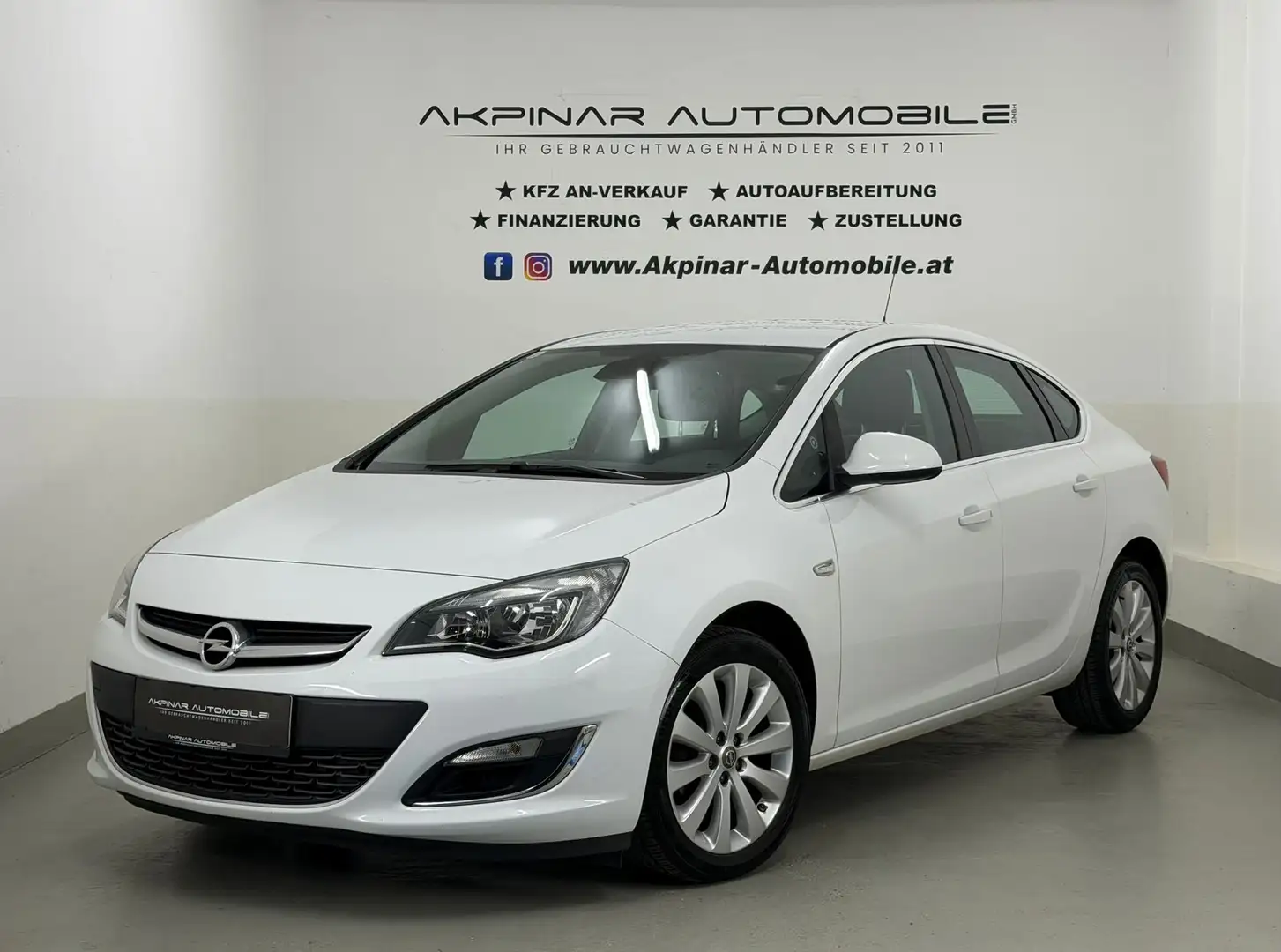 Opel Astra 1.4 Turbo ecoFlex AHK - TEMPOMAT - PDC Weiß - 1