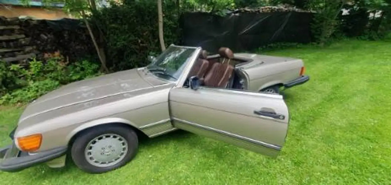Mercedes-Benz SL 560 107.048, foto 3