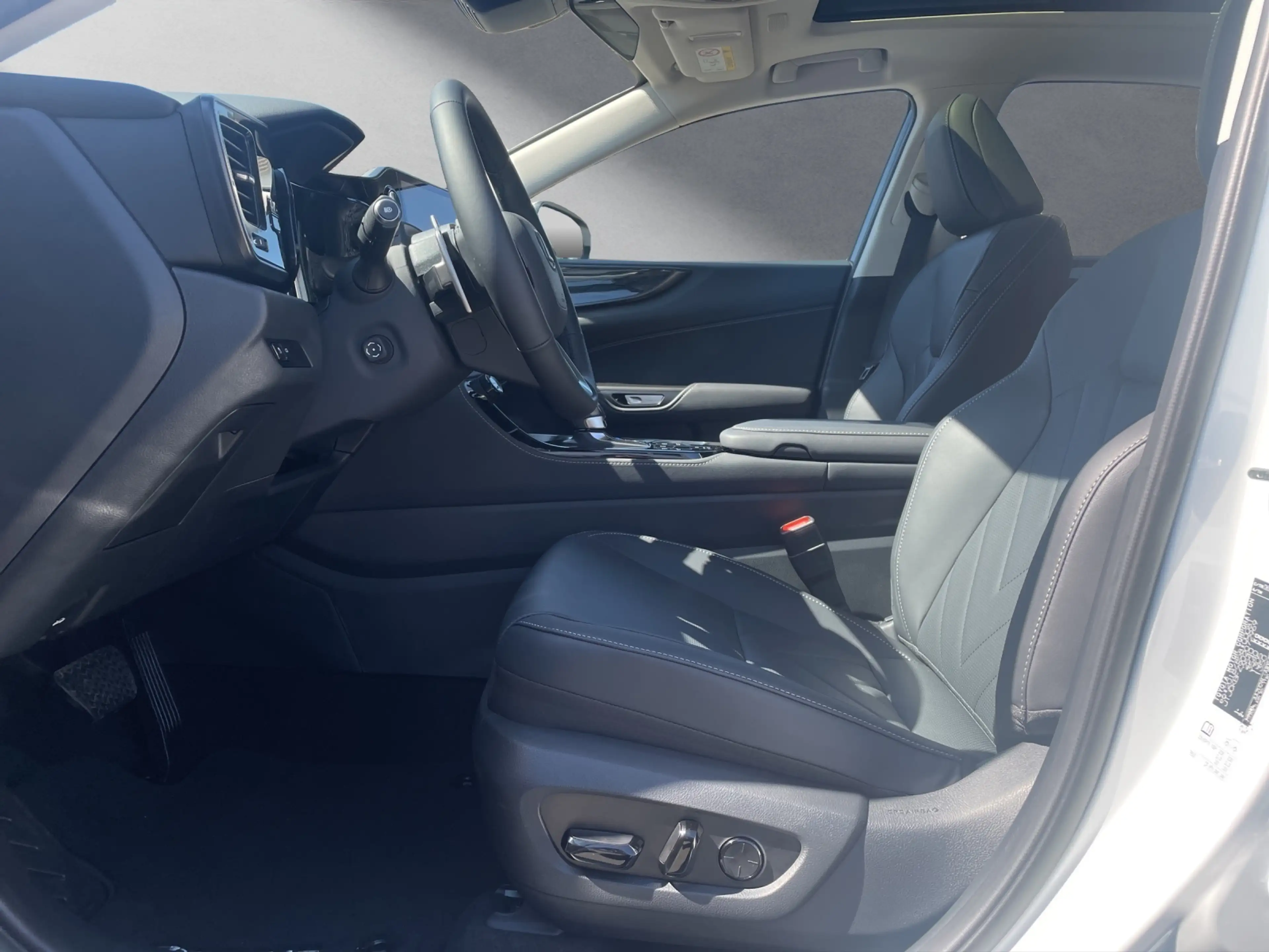 Lexus NX 450h+ + Executive Line NX 450h+ Executive Line — photo 9