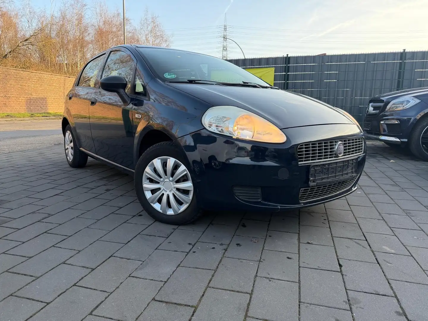 Fiat Grande Punto 1.4 8V Active (01.2007- Blau - 1