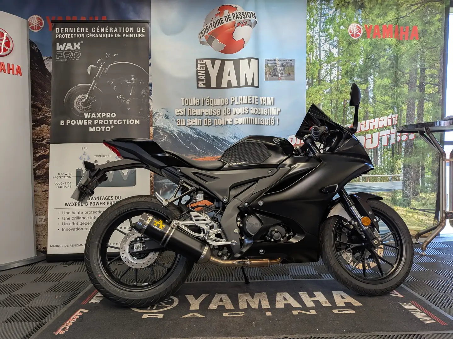 Yamaha YZF-R125 - 1