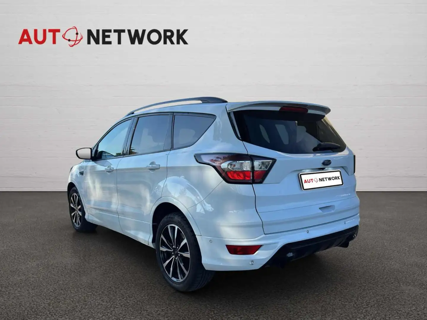 Ford Kuga 1.5 TDCI 120 CV S&S 2WD ST-Line Blanc - 2