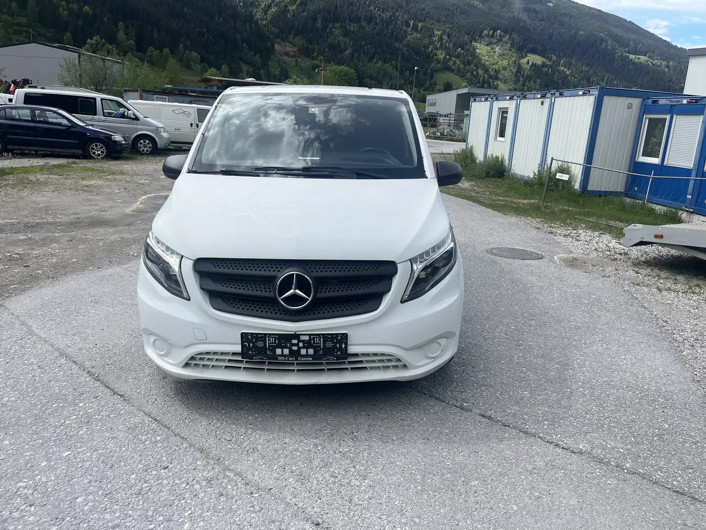 Mercedes-Benz Vito Vito Tourer Family 4X4 114 BlueTEC extralang Aut./ Weiß - 2