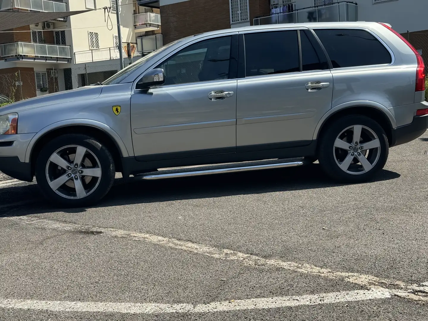 Volvo XC90 2.4 d5 Executive 185cv auto N1 - 2