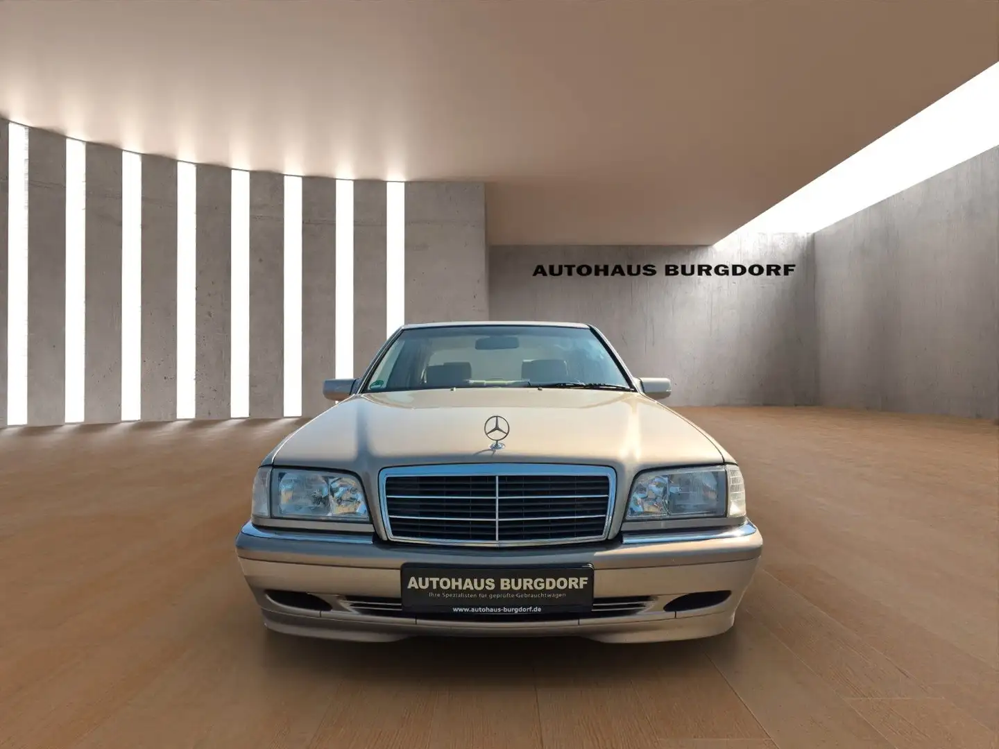 Mercedes-Benz C 180 Elegance Automatik Klima Tempomat 1. Hand Beige - 2