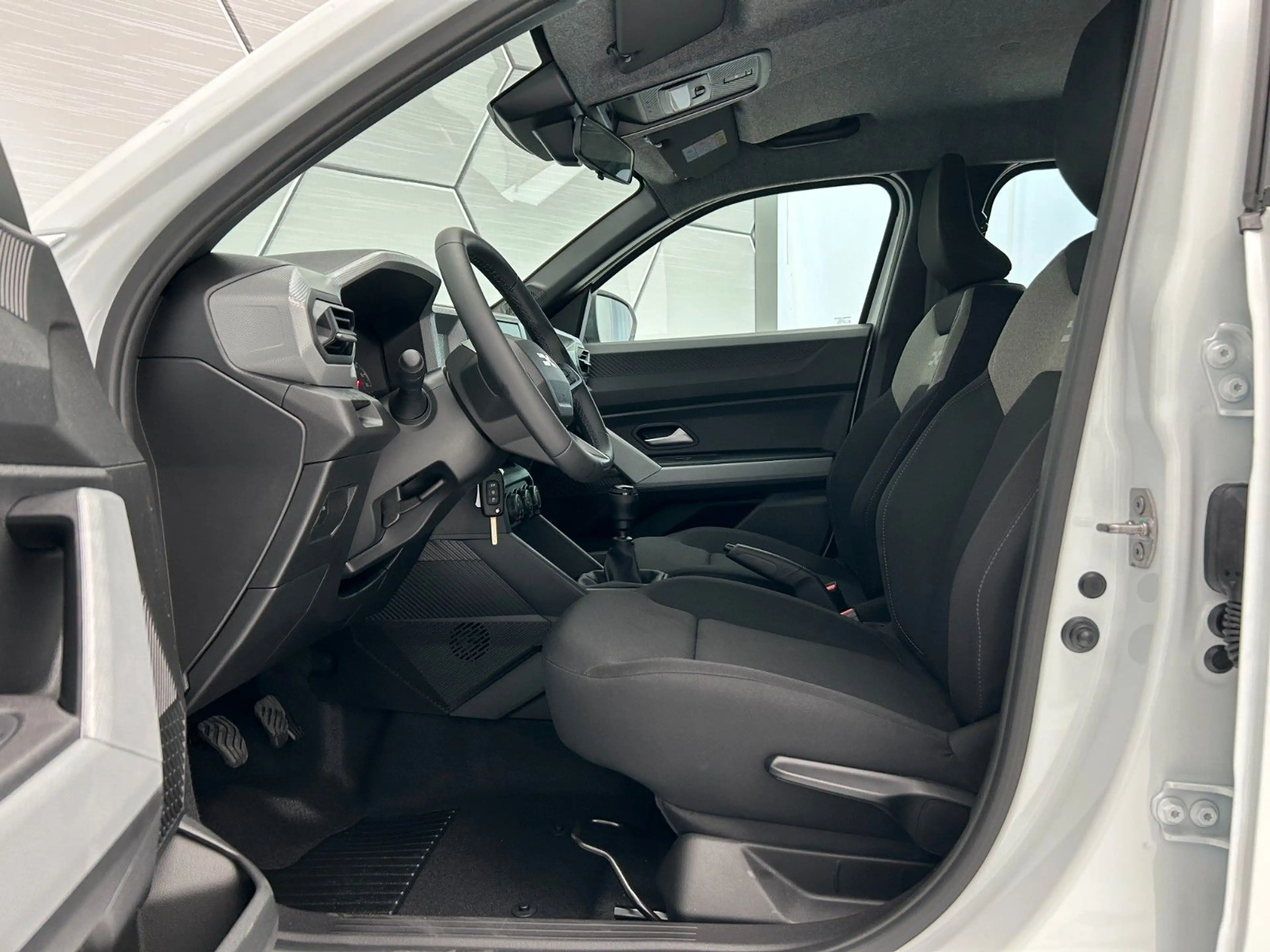 Dacia Duster Eco-G 120 Essential — photo 11