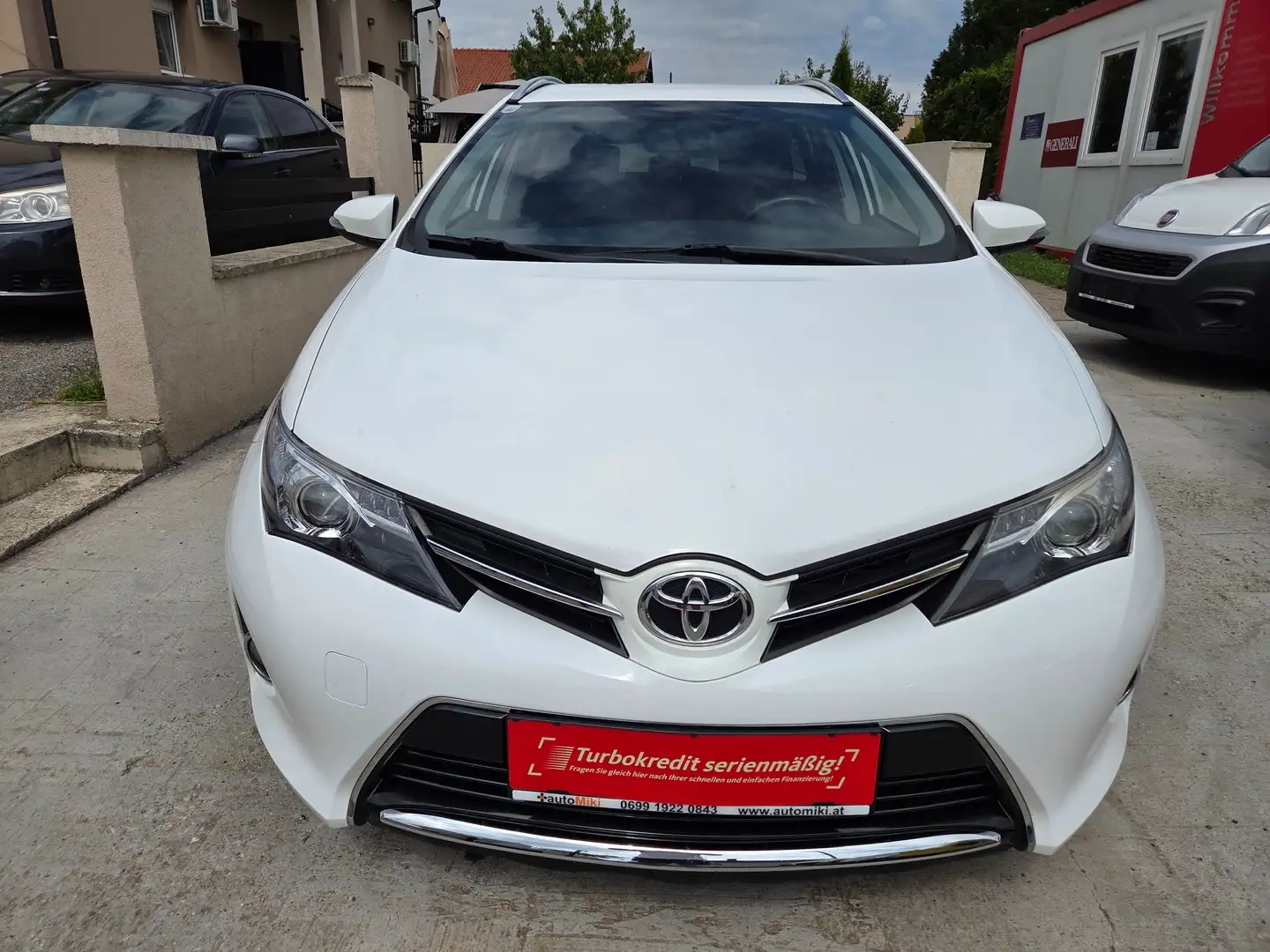 Toyota Auris Kombi 2,0 Touring Sports D-4D Weiß - 2