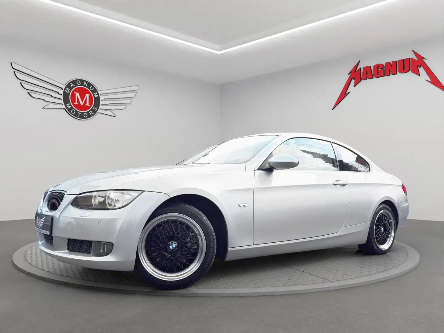 BMW 325 i COUPE *Aut.*Leder*Navi*Temp*Sitzheiz.* Silber - 2