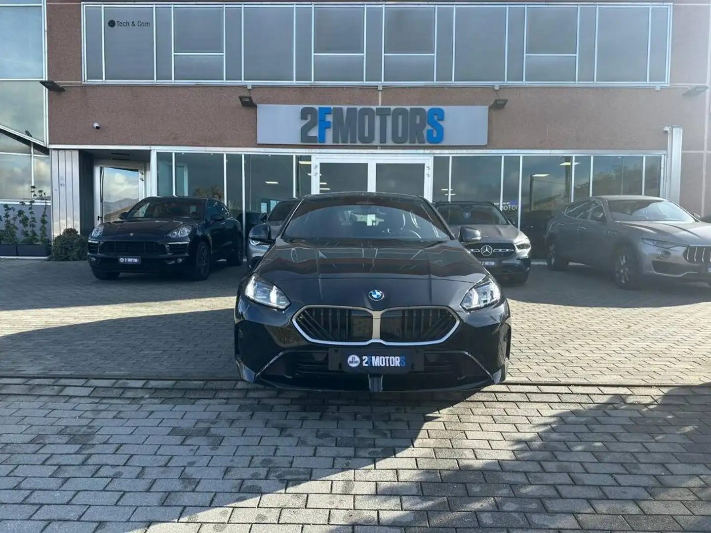 BMW 118 118d MSport auto "PROMO" Schwarz - 2