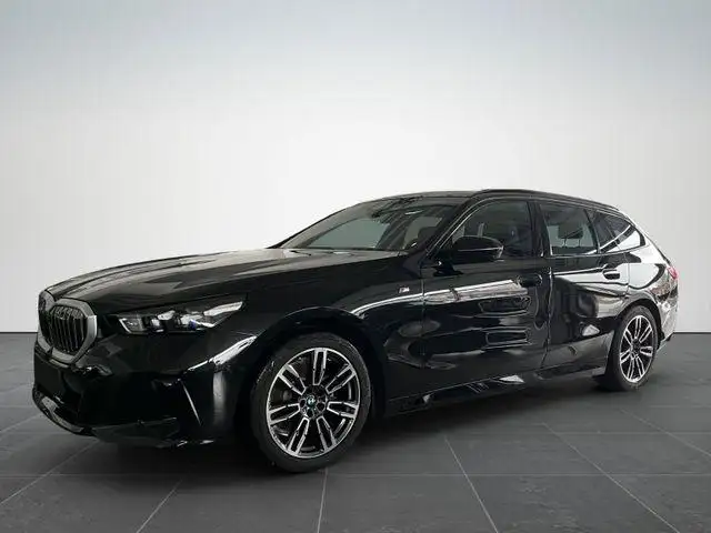 BMW Touring d xDrive M SPORT/AHK/PANO-DA/H&K/ 145 k...