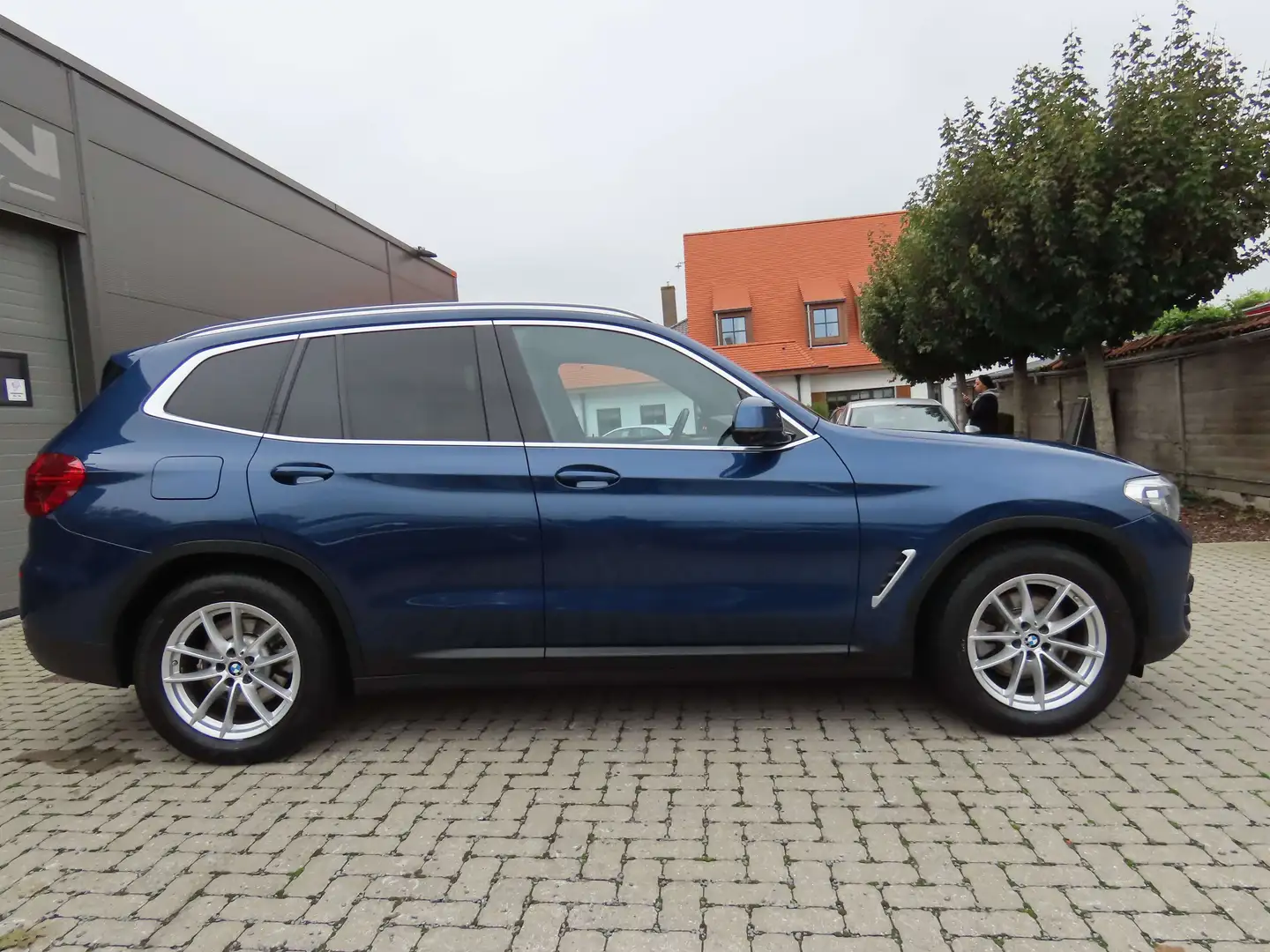 BMW X3 X3 sDrive18d Aut. Noir - 2