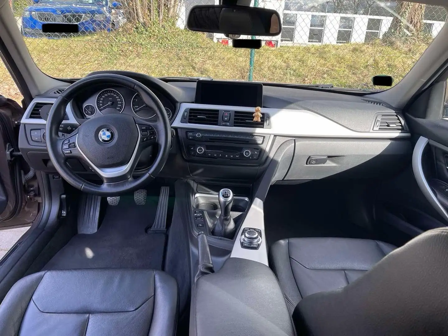 BMW 320 320d Touring - 1