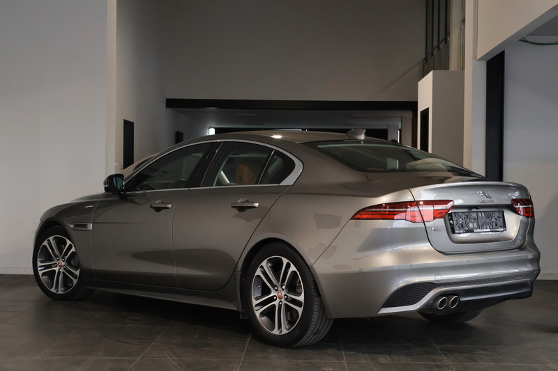 Jaguar XE XE 2.0 D MHEV AWD D200 R-Dynamic S ACC Garantie* — photo 2