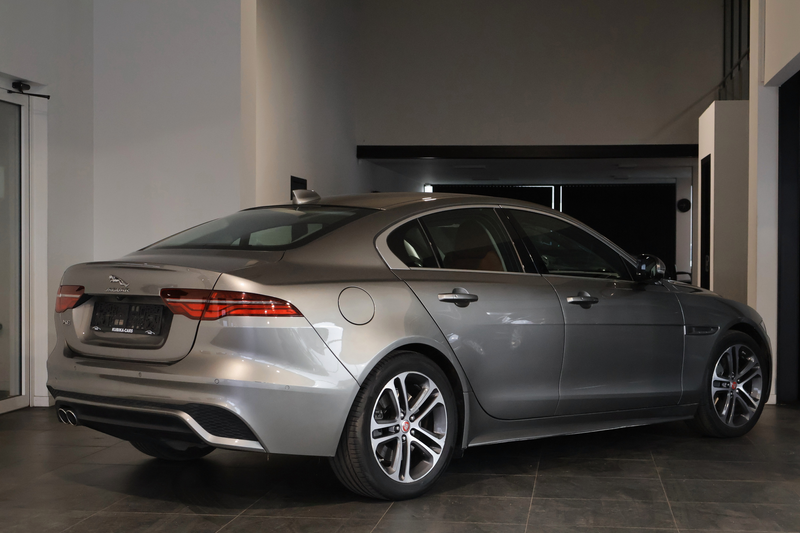 Jaguar XE XE 2.0 D MHEV AWD D200 R-Dynamic S ACC Garantie* — photo 4