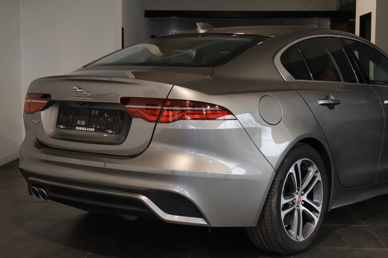 Jaguar XE XE 2.0 D MHEV AWD D200 R-Dynamic S ACC Garantie* — photo 3
