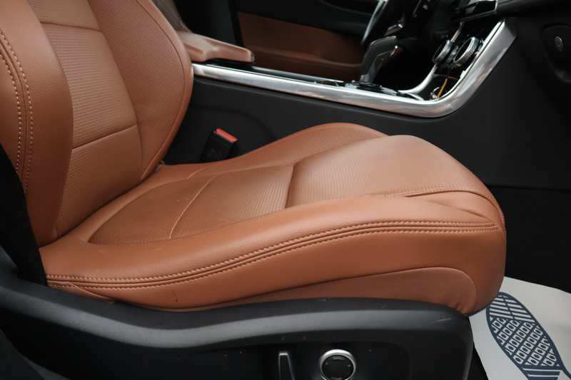 Jaguar XE XE 2.0 D MHEV AWD D200 R-Dynamic S ACC Garantie* — photo 6