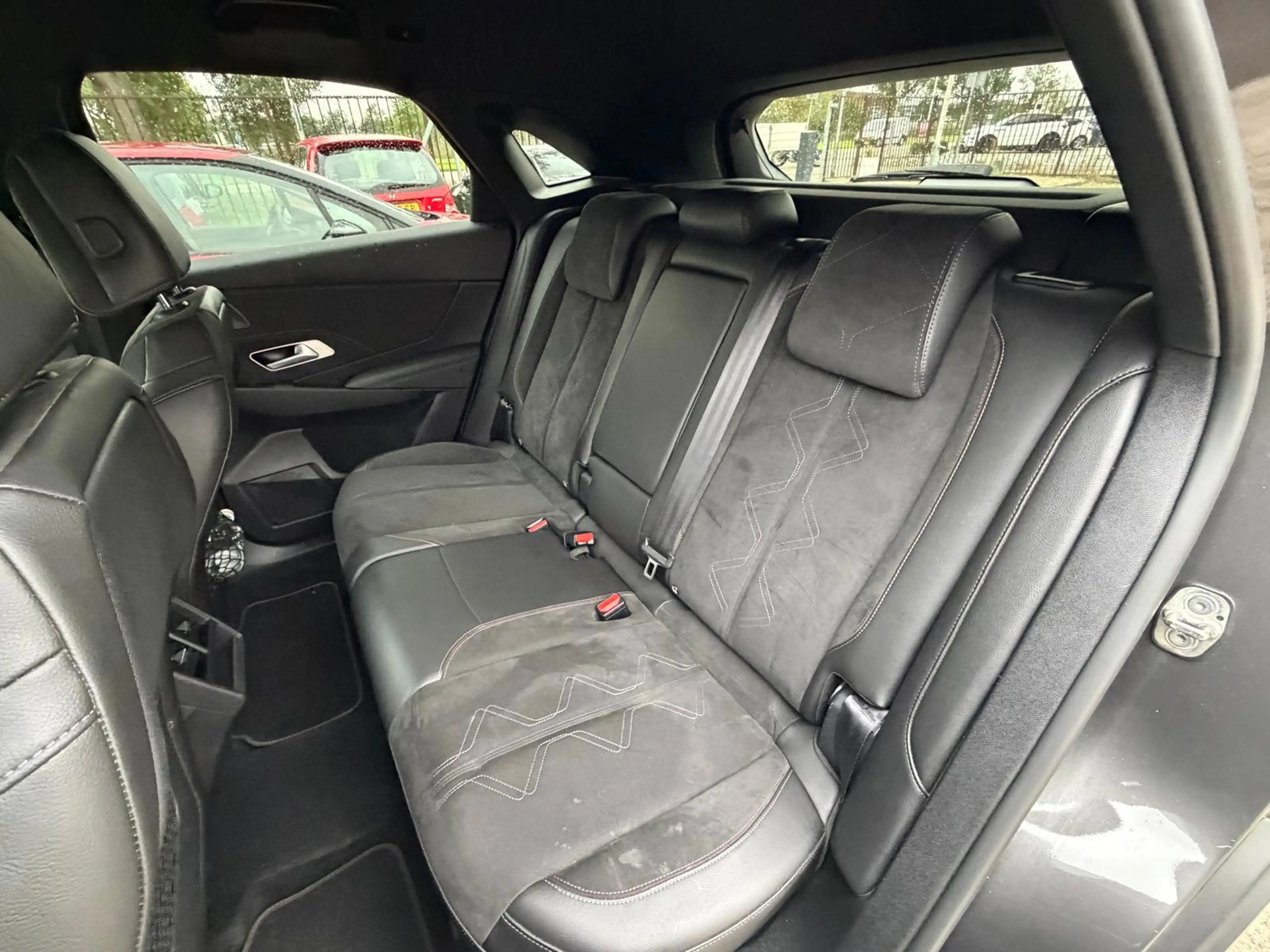 DS Automobiles DS 7 Crossback 1.2 PureTech Executive - Vol opties - Distributie — photo 16