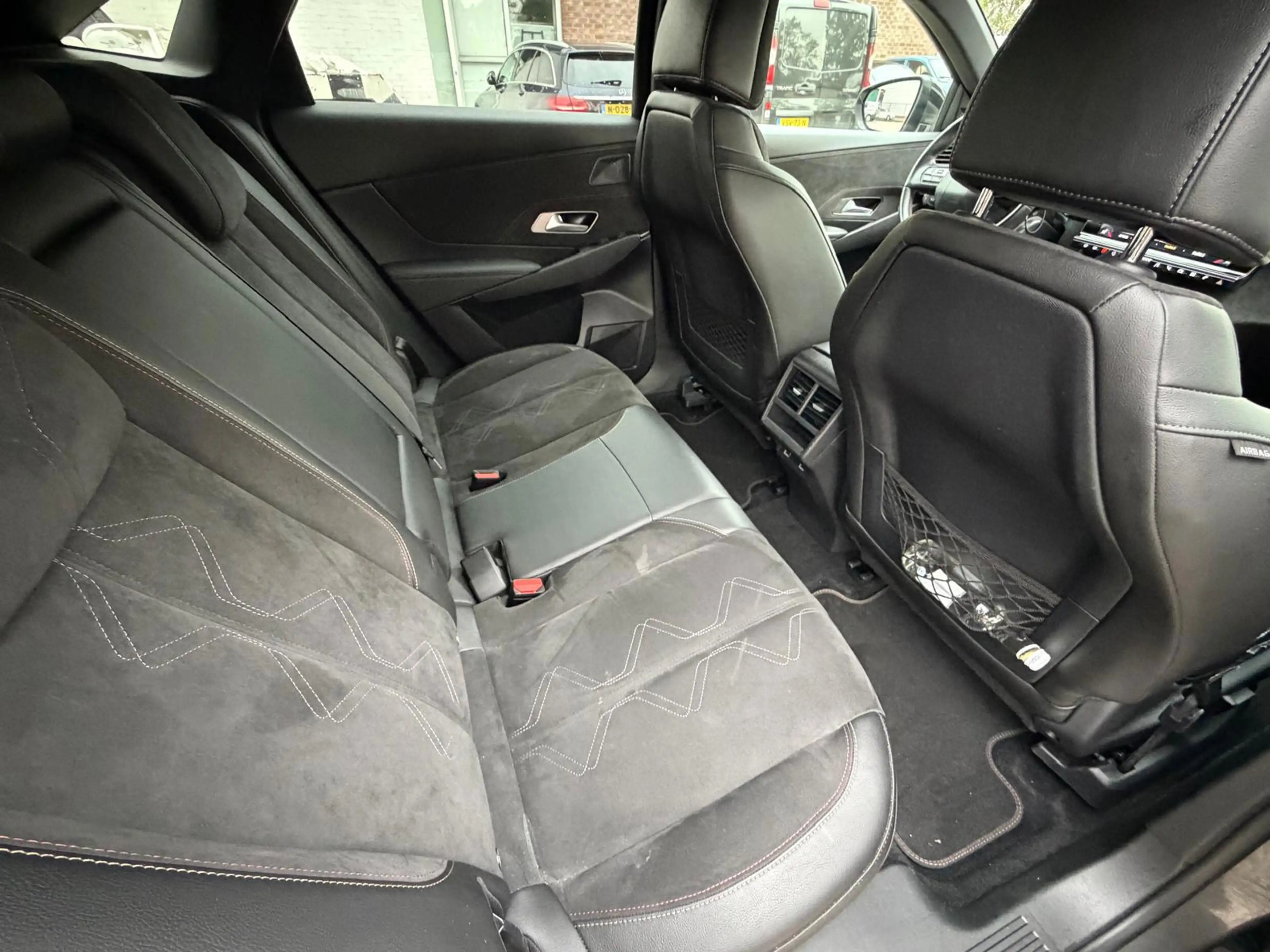 DS Automobiles DS 7 Crossback 1.2 PureTech Executive - Vol opties - Distributie — photo 17