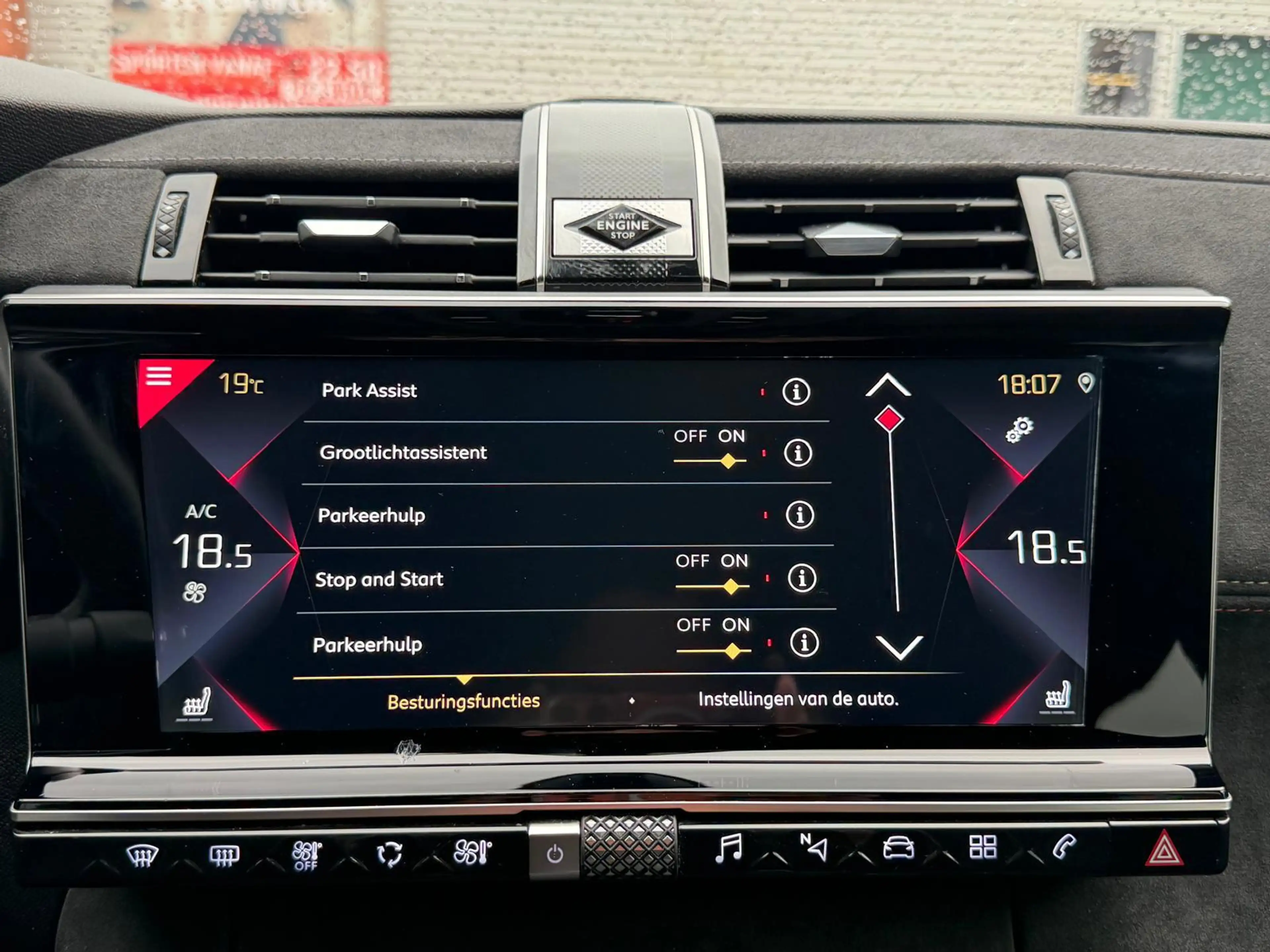 DS Automobiles DS 7 Crossback 1.2 PureTech Executive - Vol opties - Distributie — photo 22