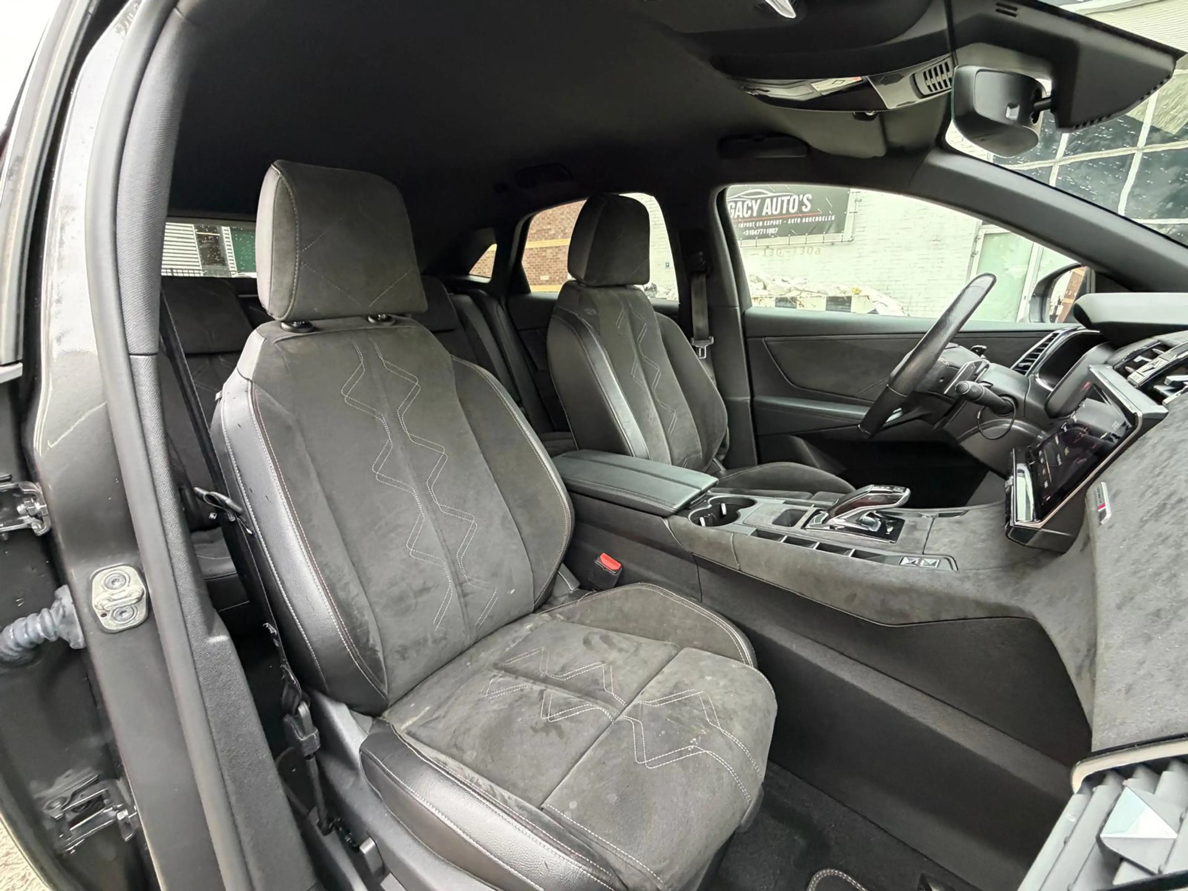 DS Automobiles DS 7 Crossback 1.2 PureTech Executive - Vol opties - Distributie — photo 13