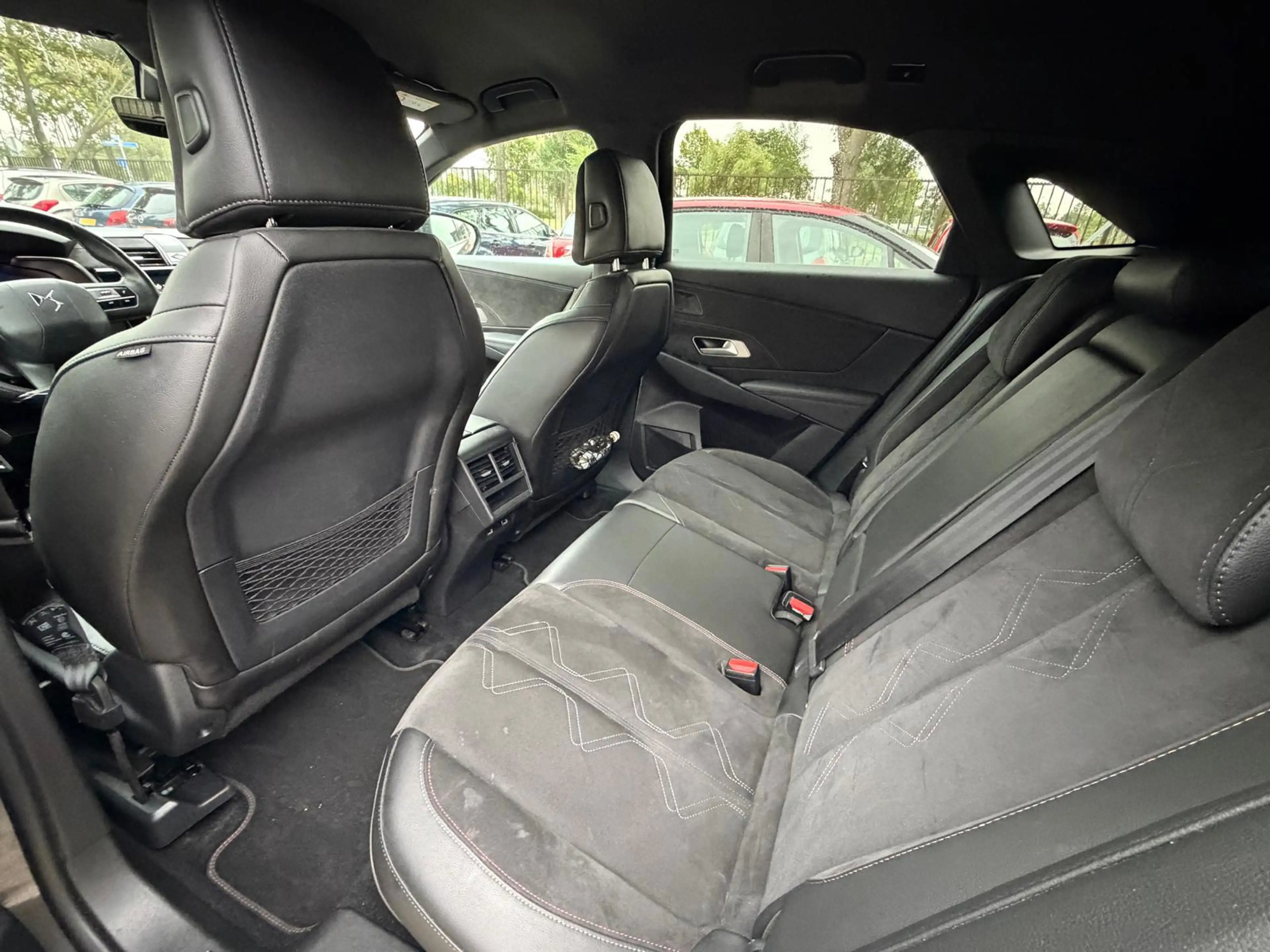 DS Automobiles DS 7 Crossback 1.2 PureTech Executive - Vol opties - Distributie — photo 15