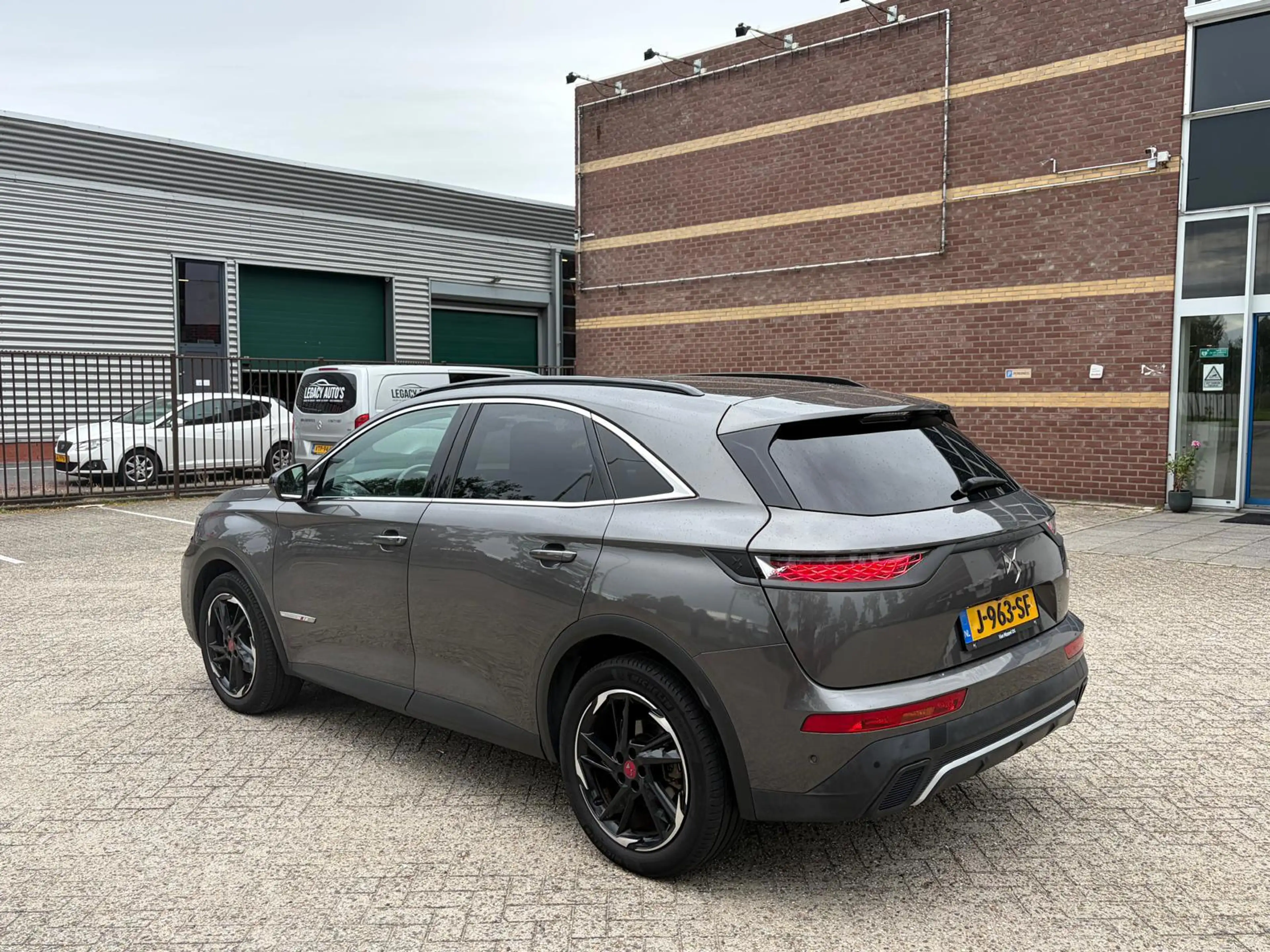 DS Automobiles DS 7 Crossback 1.2 PureTech Executive - Vol opties - Distributie — photo 3